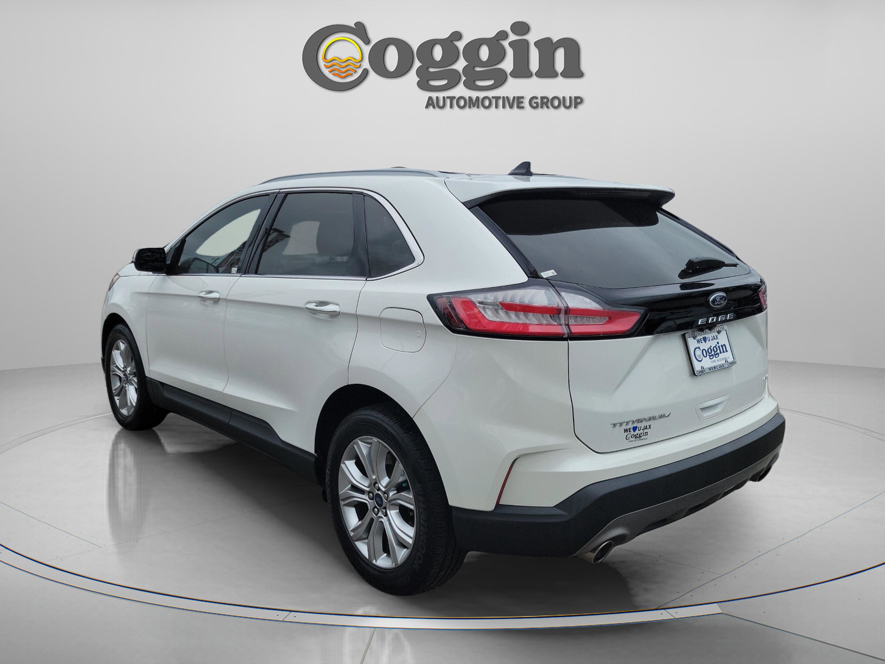 Used 2022 Ford Edge Titanium AWD/4WD image 2