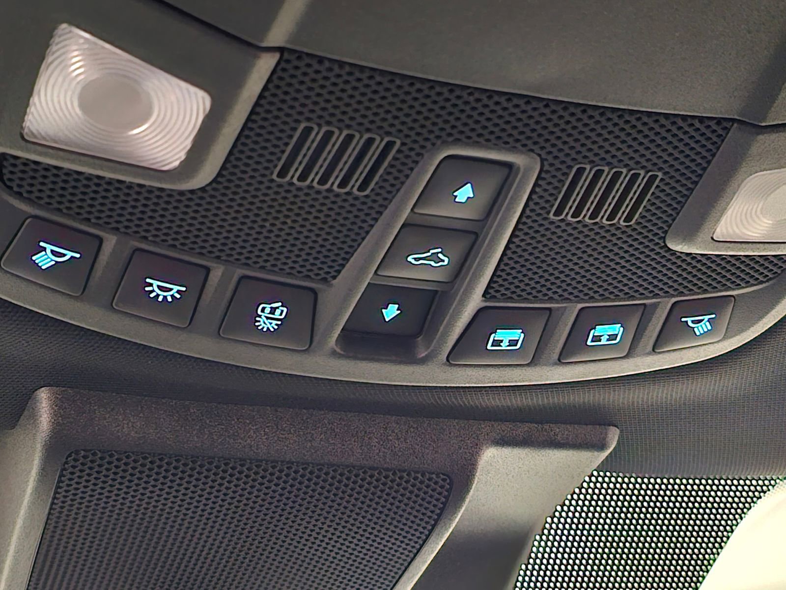 Used 2022 Ford F250 Lariat w/ Tremor Off-Road Package image 29