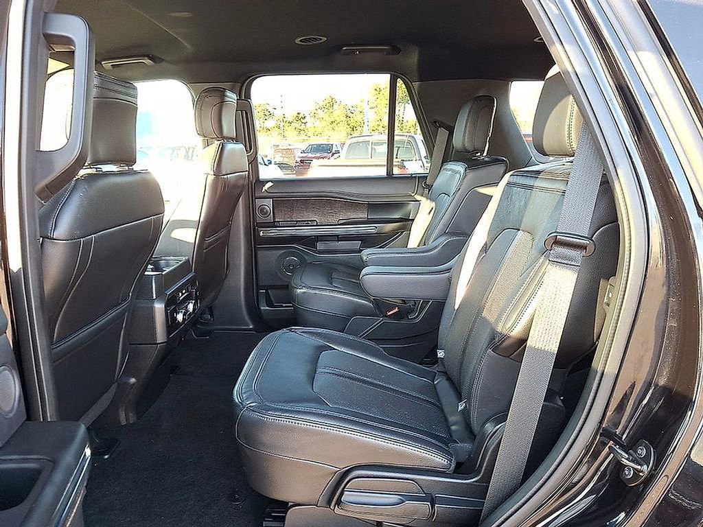 Used 2019 Ford Expedition Limited w/ Cargo Package image 14