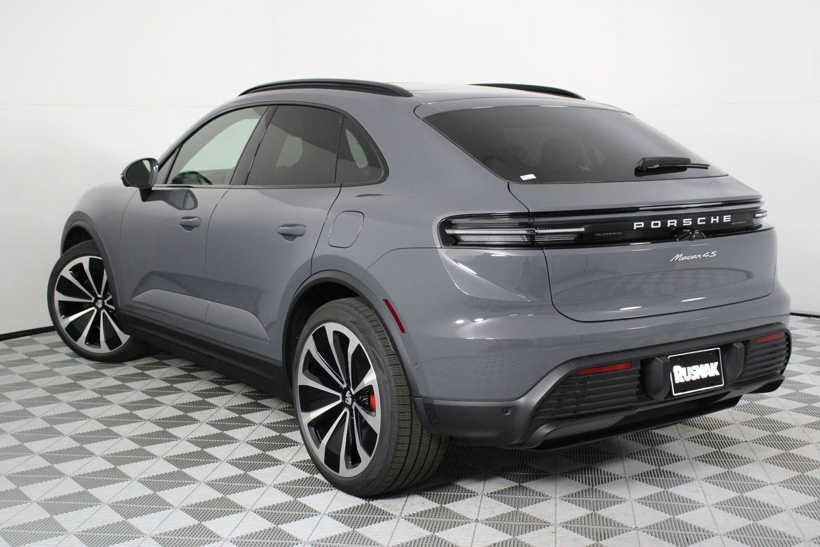 New 2026 Porsche Macan 4S Electric image 3
