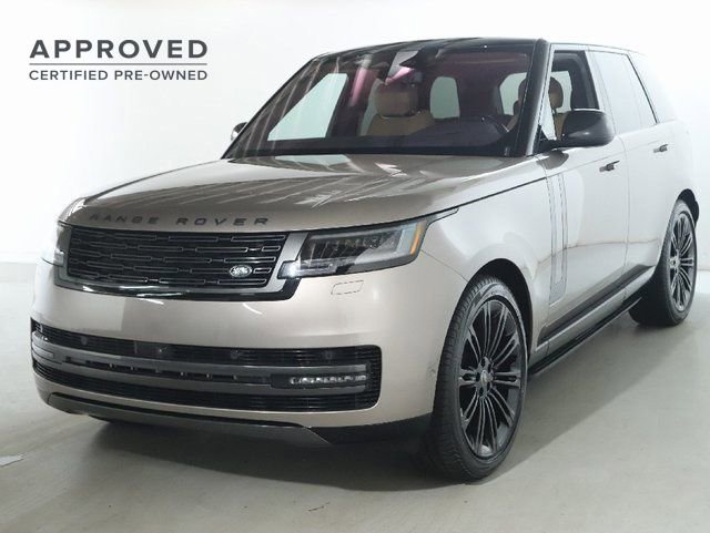 Used 2023 Land Rover Range Rover SE image 1
