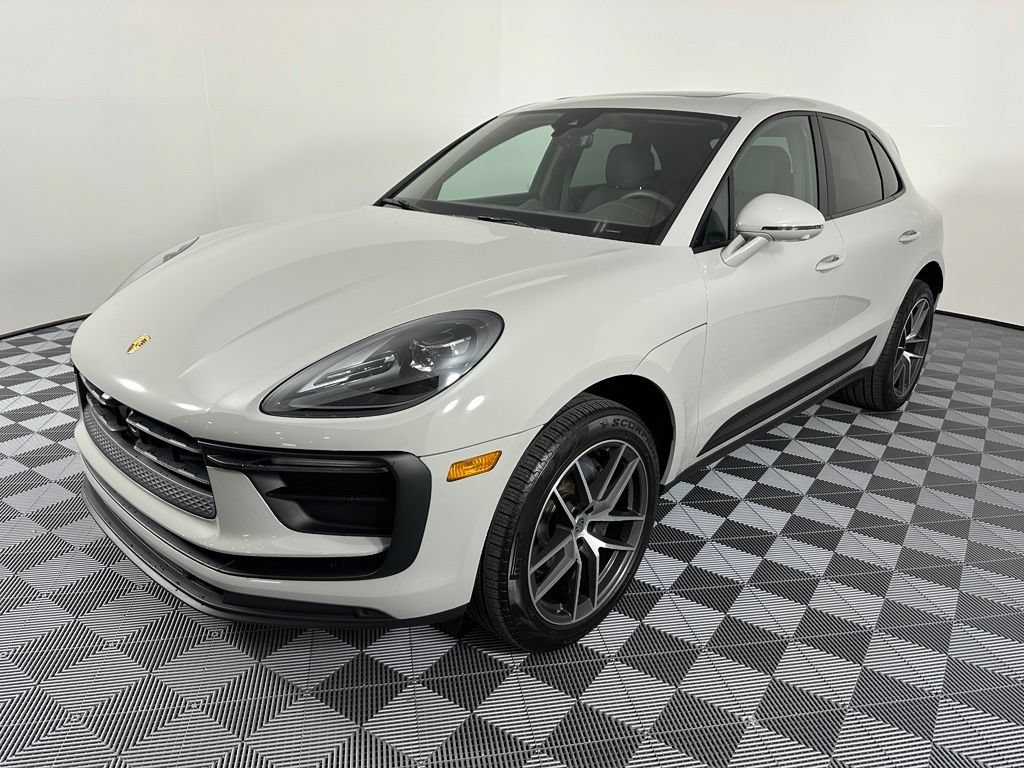 Certified 2026 Porsche Macan Turbo AWD/4WD image 7