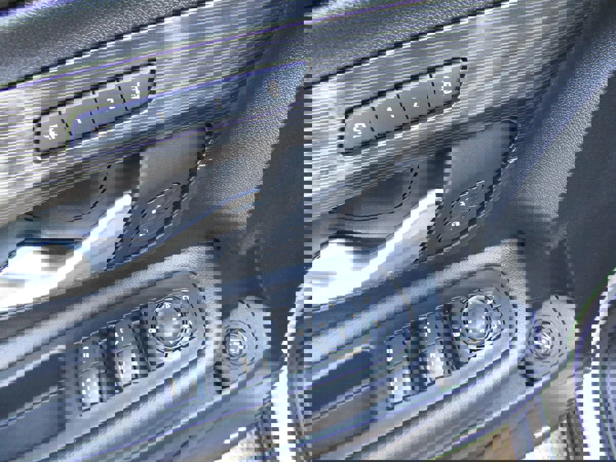 Used 2022 GMC Terrain SLT w/ Infotainment Package II image 21