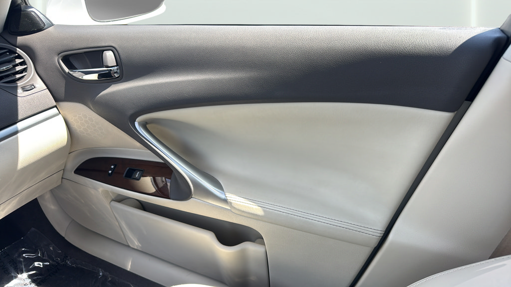 Used 2011 Lexus IS 250 w/ Premium Pkg Value Edition RWD image 17