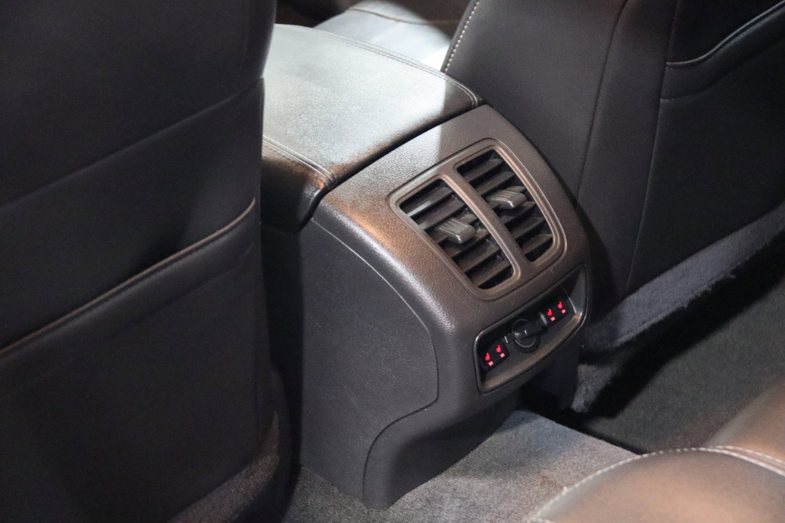 Used 2013 Ford Taurus SHO image 40