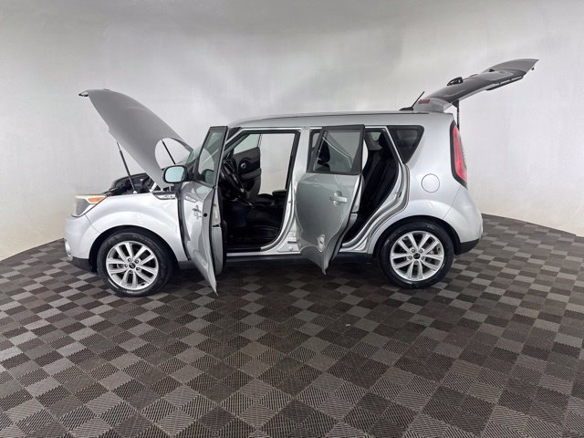 Used 2019 Kia Soul + FWD image 12