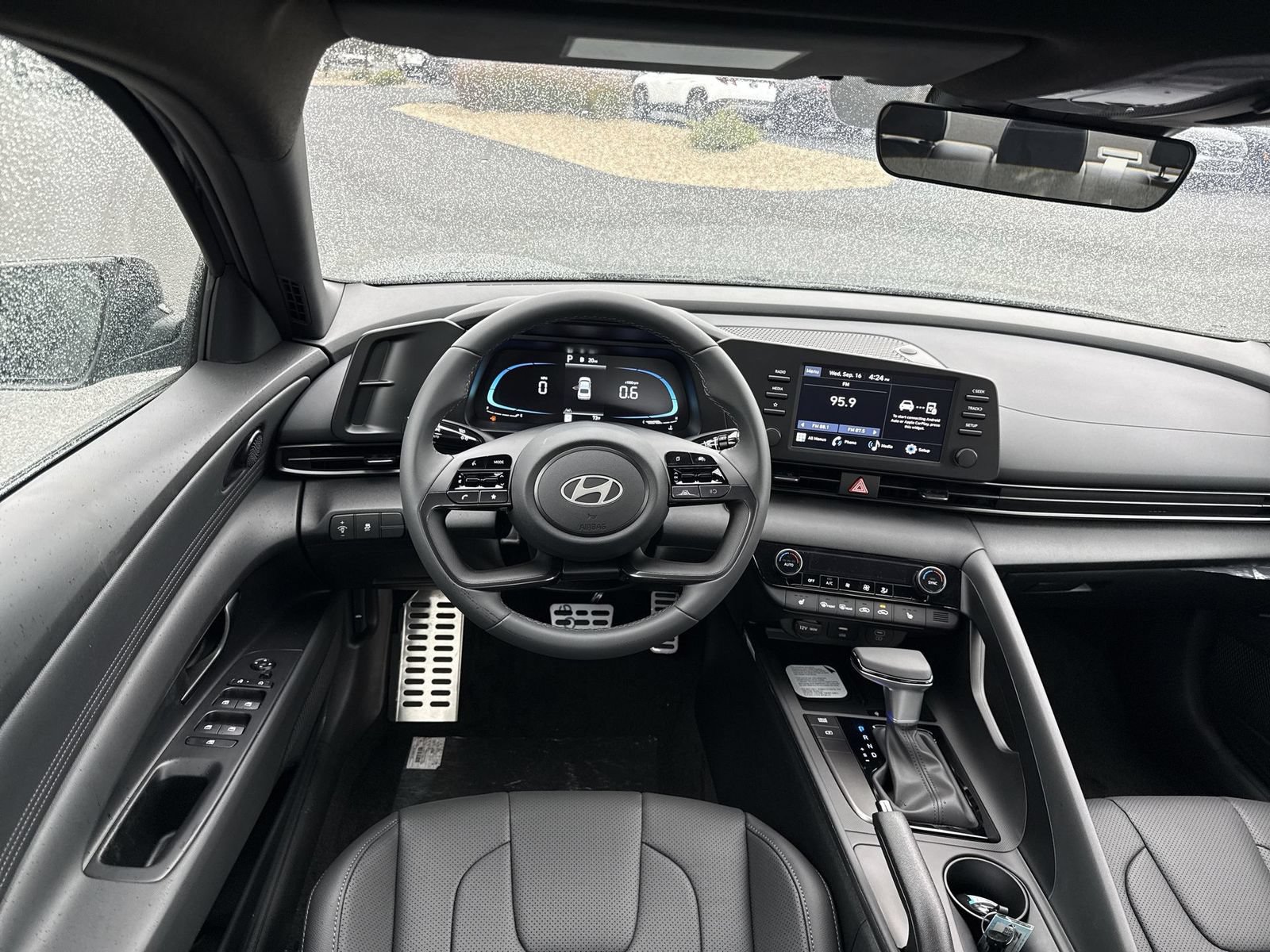New 2026 Hyundai Elantra SEL Sport FWD image 14