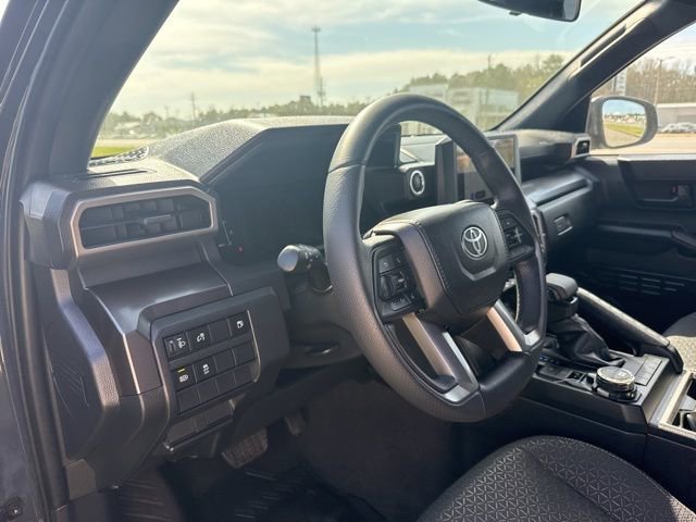 Used 2025 Toyota 4Runner SR5 AWD/4WD image 11