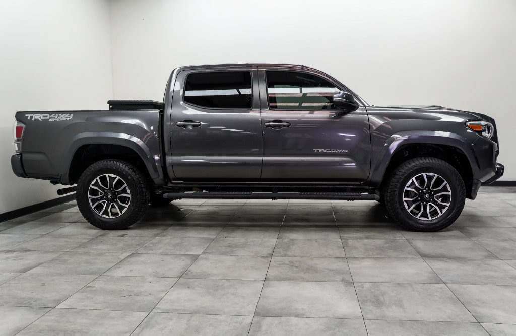 Used 2021 Toyota Tacoma TRD Sport AWD/4WD image 11