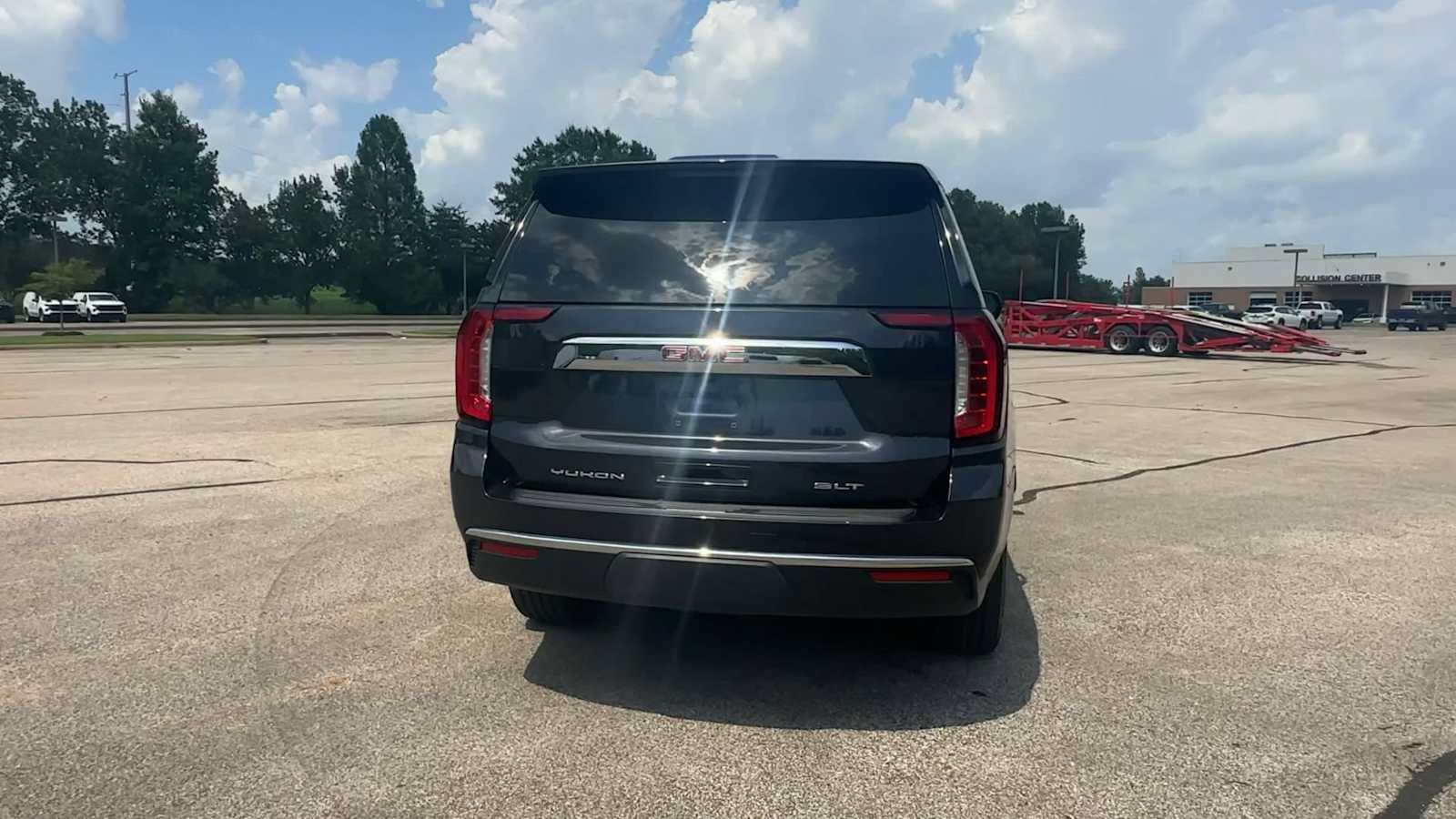 Certified 2023 GMC Yukon SLT AWD/4WD image 7
