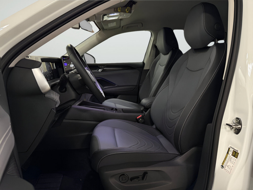 New 2026 Volkswagen Tiguan SE FWD image 15