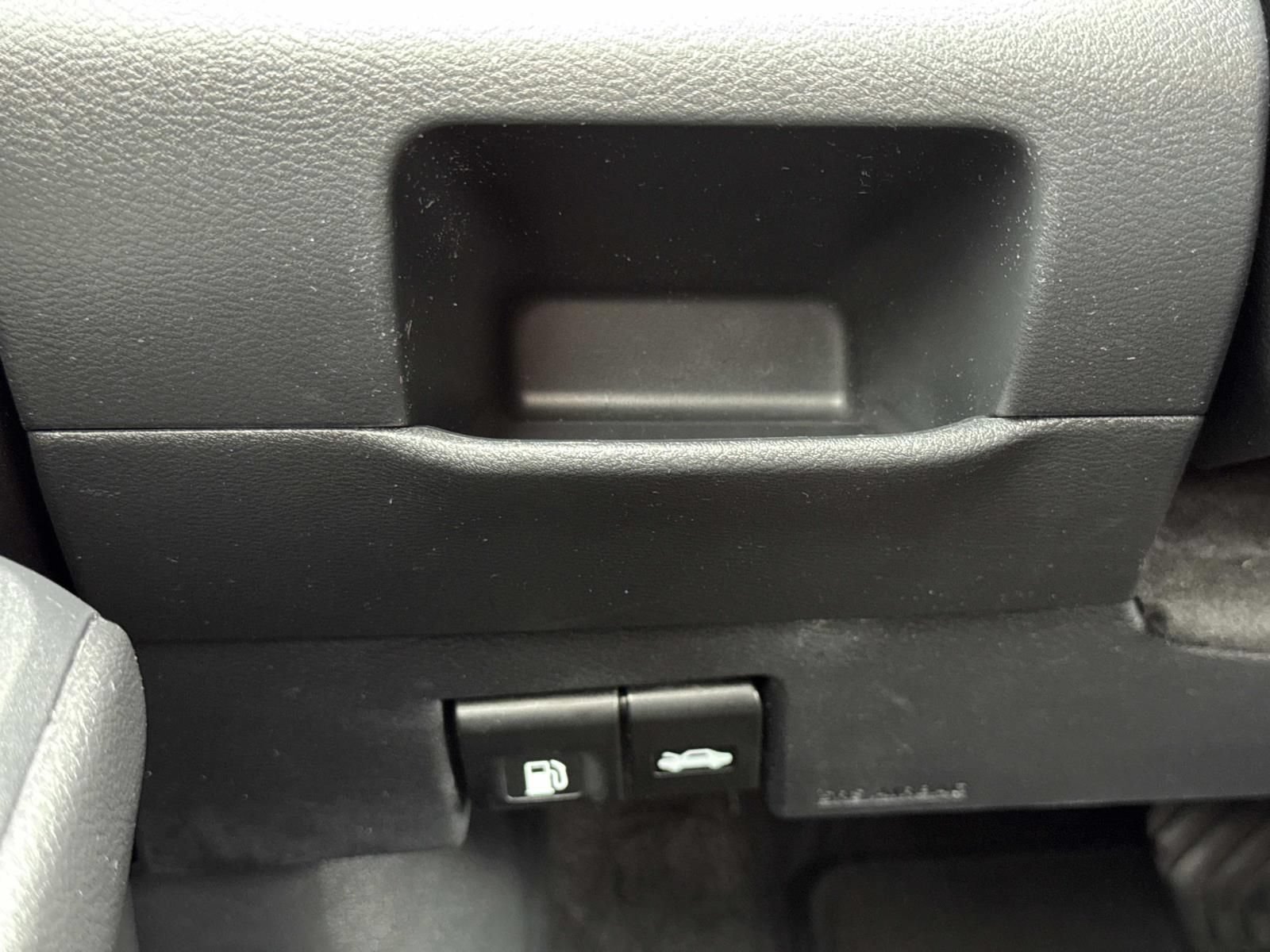 Used 2023 Nissan Kicks SV FWD image 19