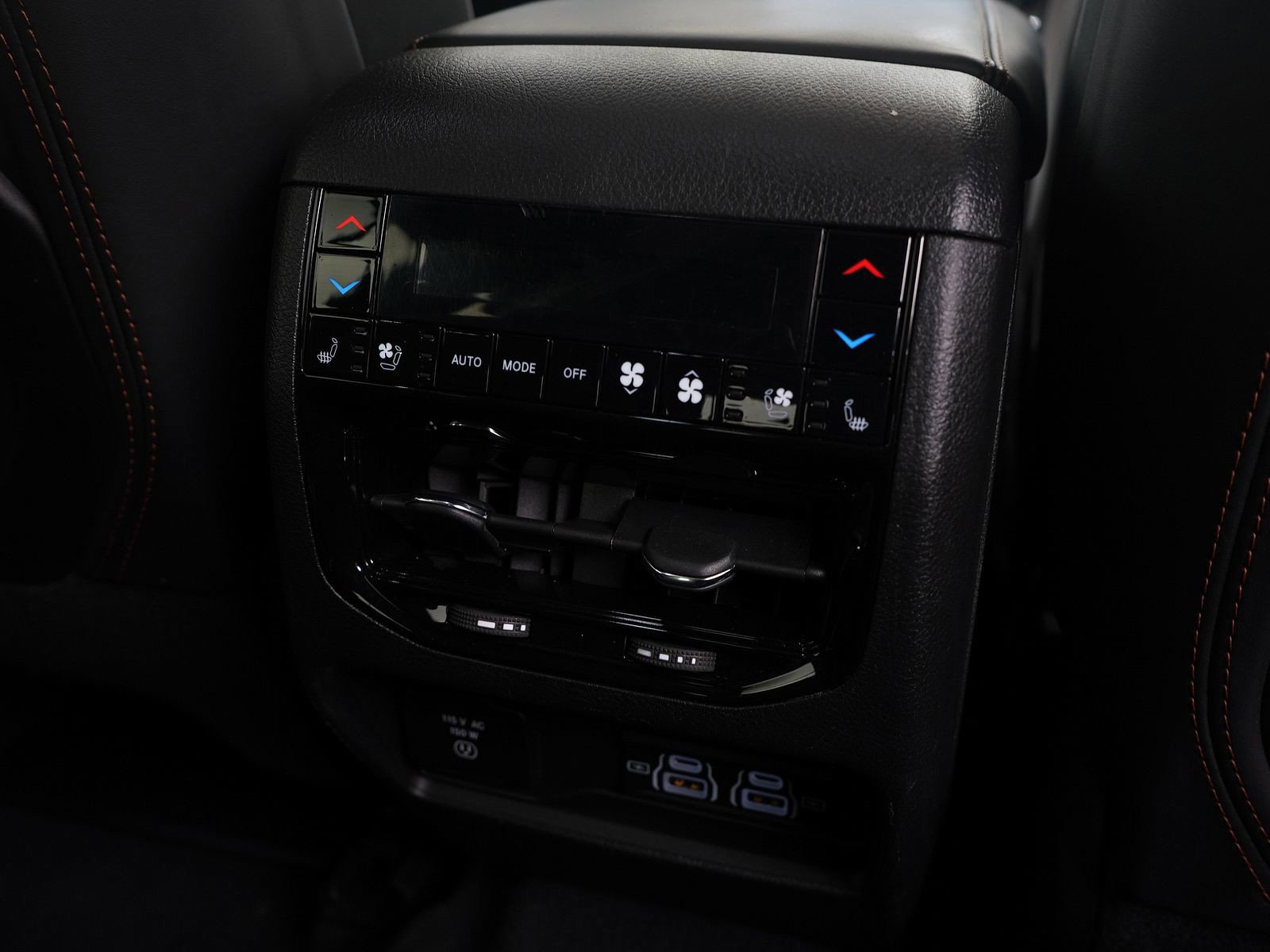 Used 2023 Jeep Grand Cherokee L Summit image 13