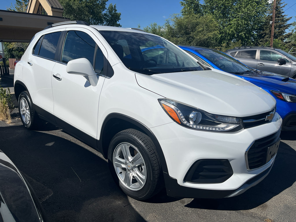 Used 2018 Chevrolet Trax LT w/ LT Convenience Package AWD/4WD image 1