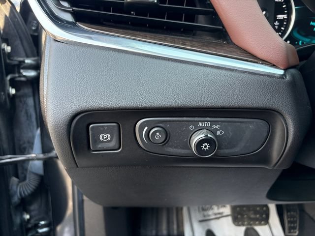 Used 2018 Buick Enclave Avenir AWD/4WD image 22