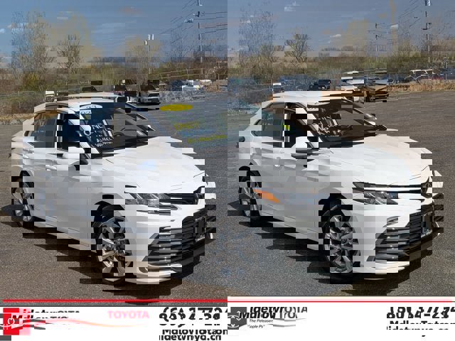 Used 2023 Toyota Camry LE image 1