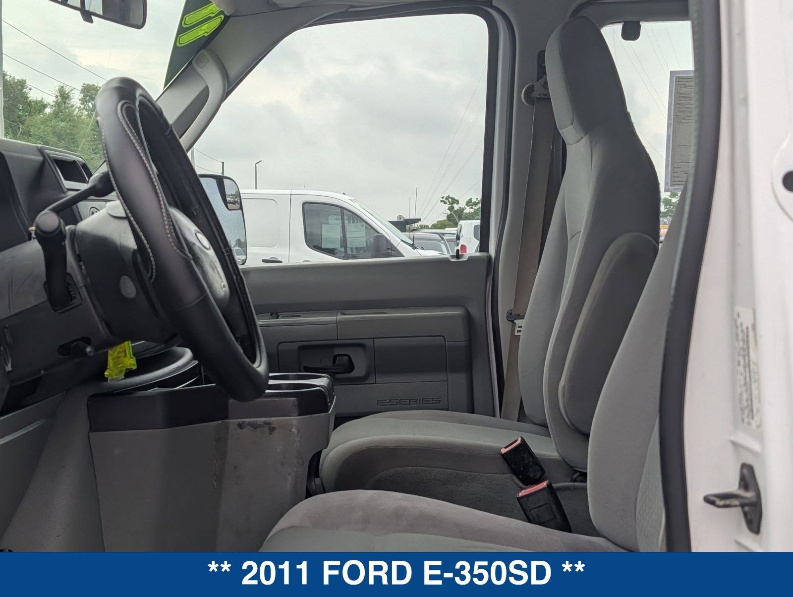 Used 2011 Ford E-350 and Econoline 350 XLT image 21