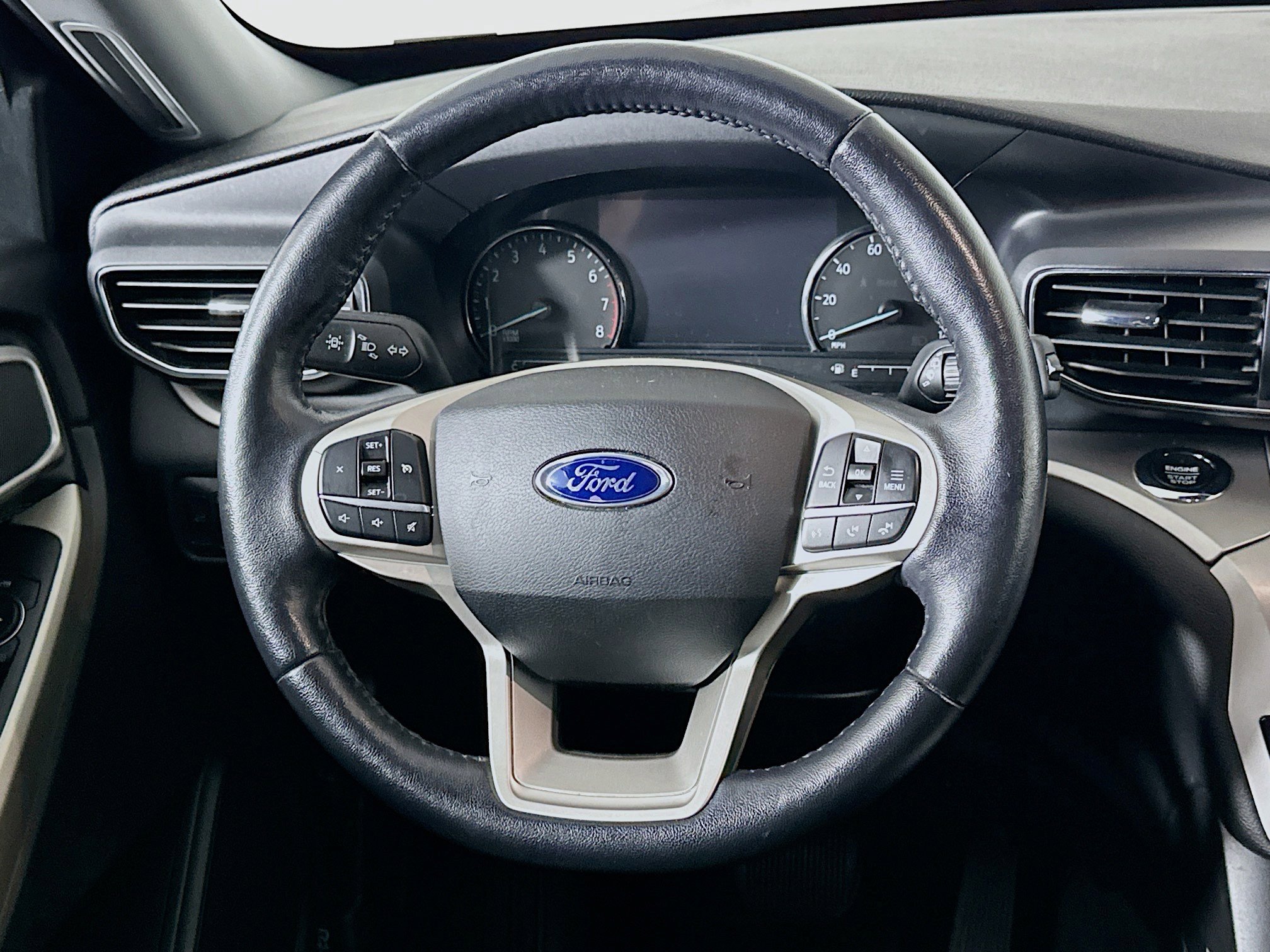 Used 2021 Ford Explorer XLT w/ Equipment Group 202A AWD/4WD image 18