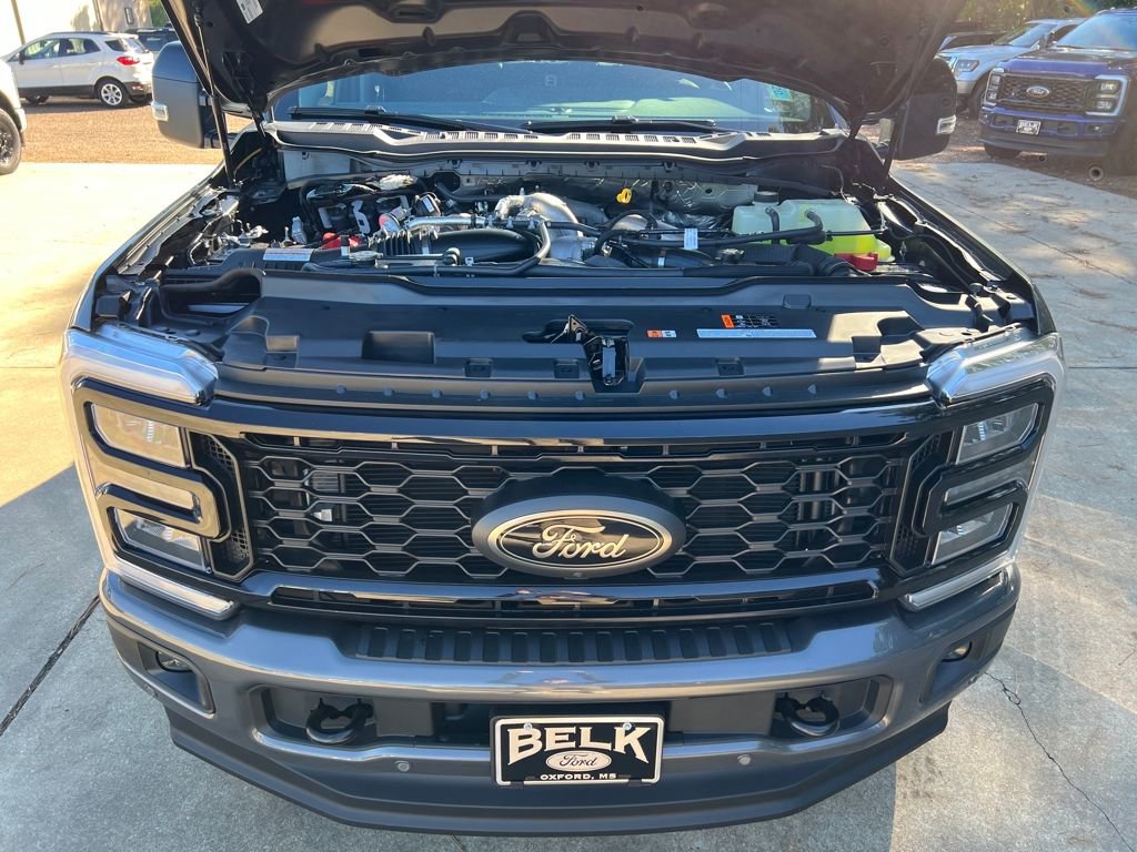 New 2026 Ford F250 Lariat w/ Black Appearance Package image 18