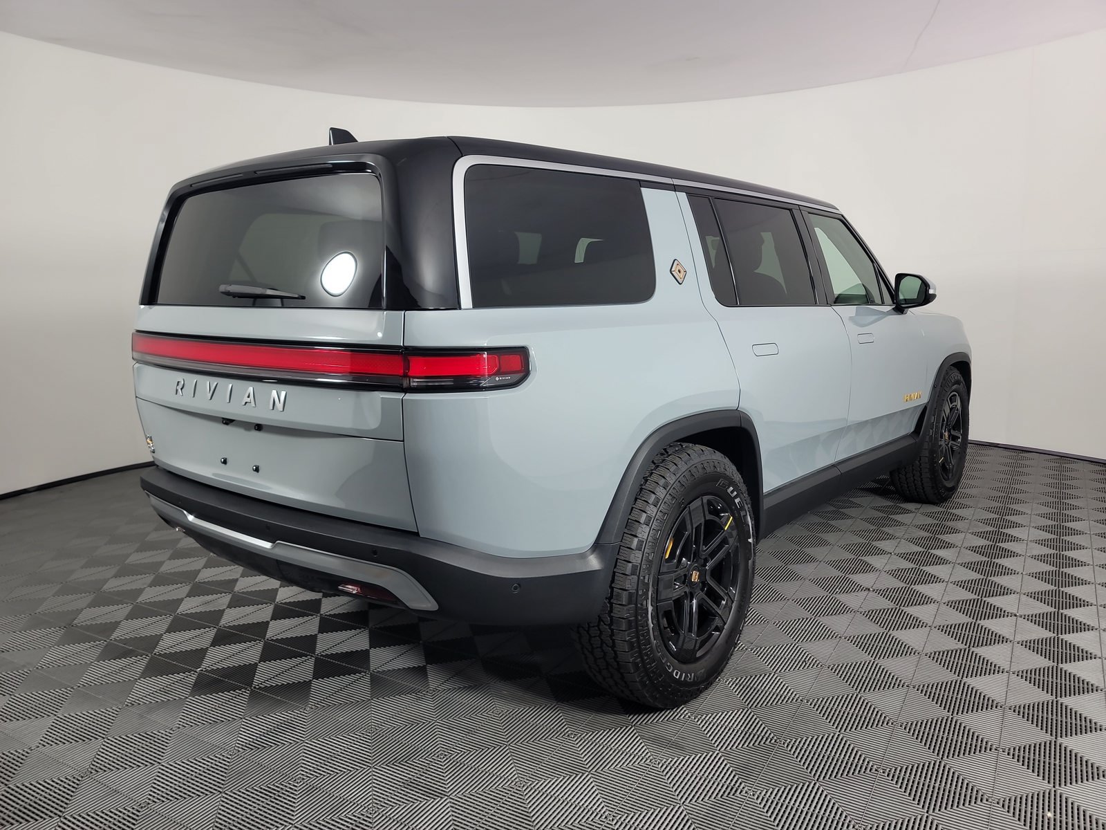 Used 2023 Rivian R1S Adventure Quad AWD/4WD image 5