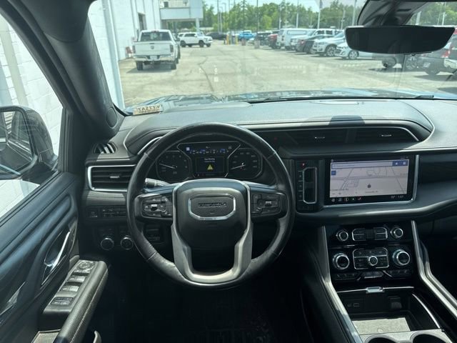 Used 2021 GMC Yukon Denali w/ Denali Premium Package AWD/4WD image 13