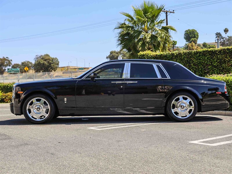 Used 2009 Rolls-Royce Phantom Sedan image 3