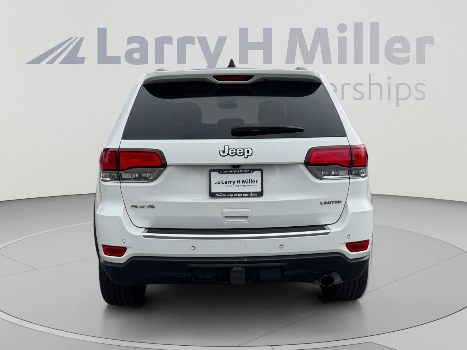 Used 2020 Jeep Grand Cherokee Limited w/ Trailer Tow Group IV AWD/4WD image 4