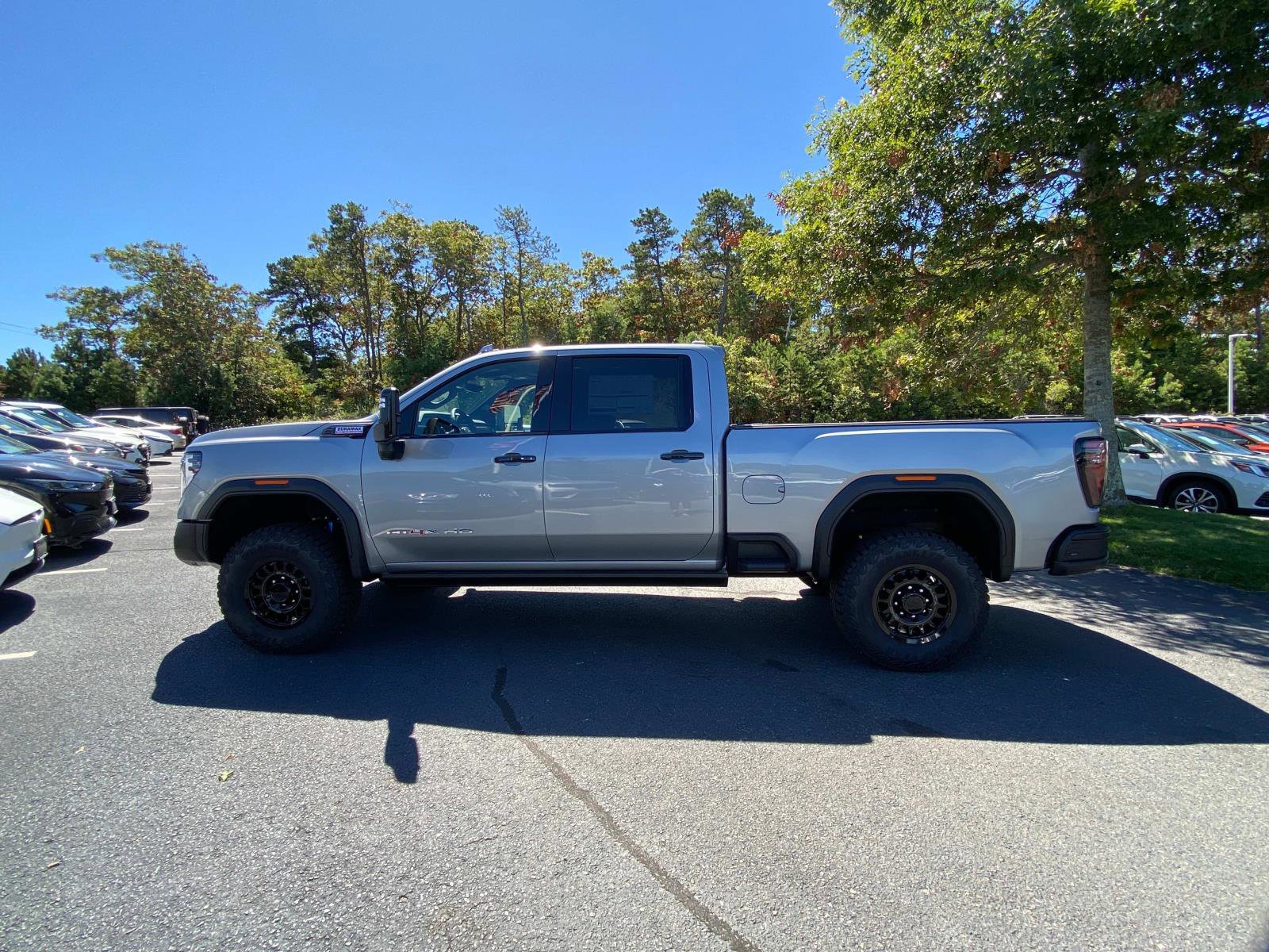 Used 2025 GMC Sierra 2500 AT4X w/ AT4X AEV Edition image 4
