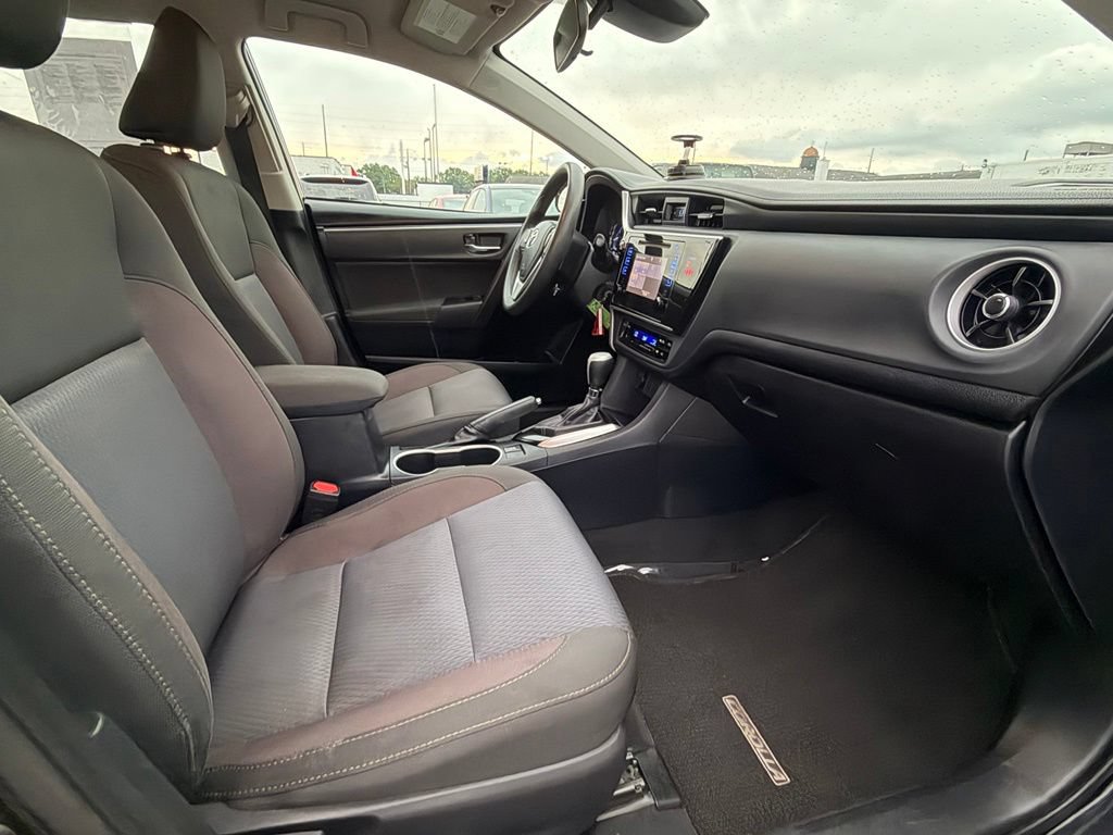 Used 2018 Toyota Corolla LE FWD image 22