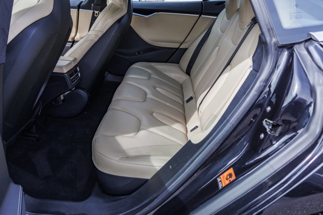 Used 2016 Tesla Model S 70D image 21