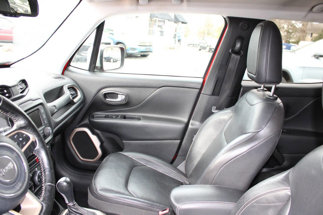 Used 2017 Jeep Renegade Limited image 14