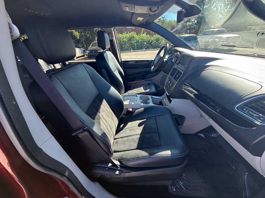 Used 2019 Dodge Grand Caravan SXT FWD image 34