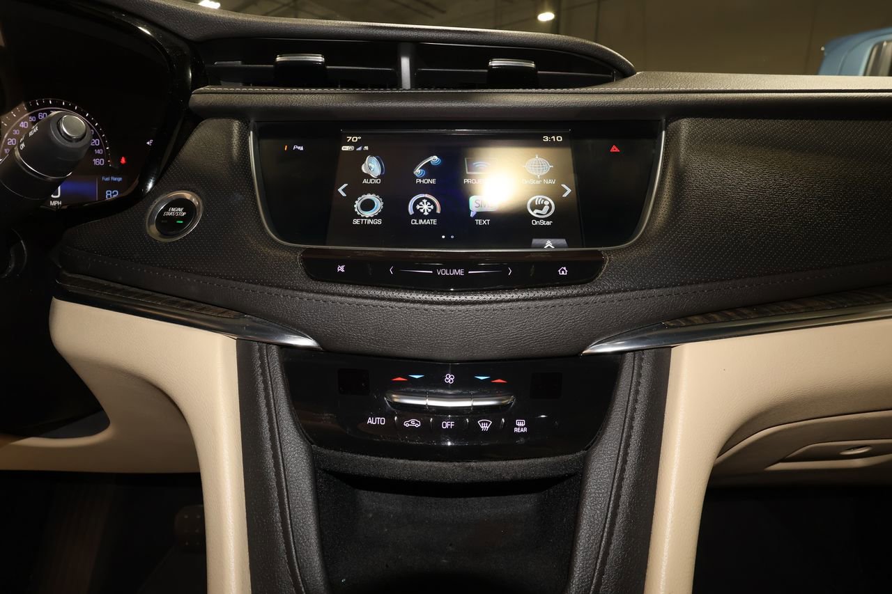 Used 2019 Cadillac XT5 FWD image 16