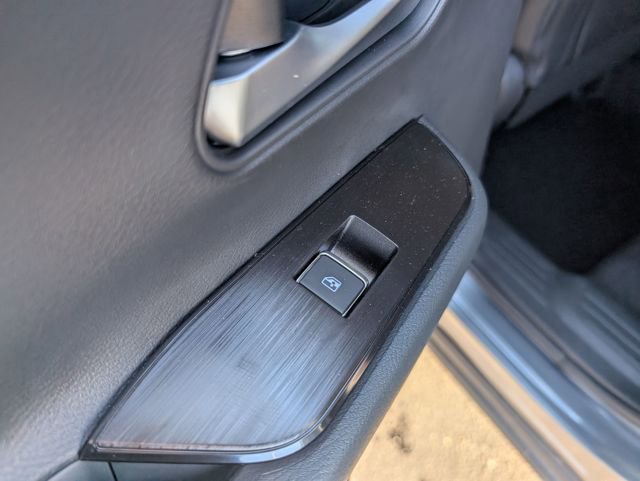 New 2026 Nissan Kicks SR w/ Cold Weather Package FWD image 12