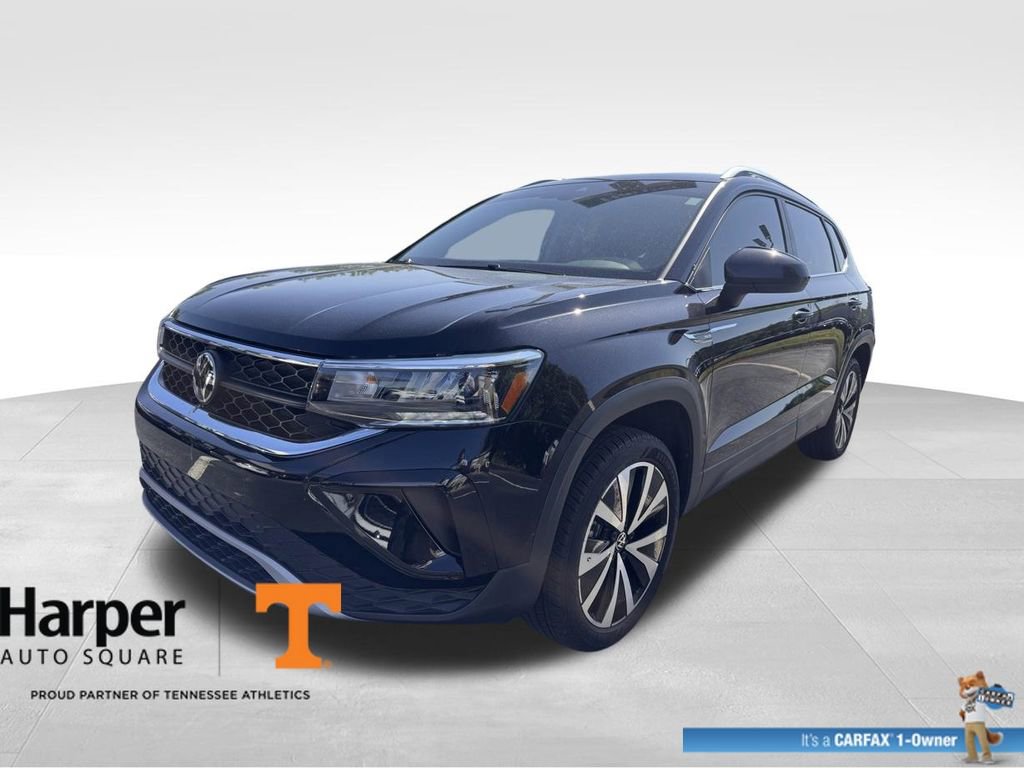 Used 2024 Volkswagen Taos SE FWD image 1