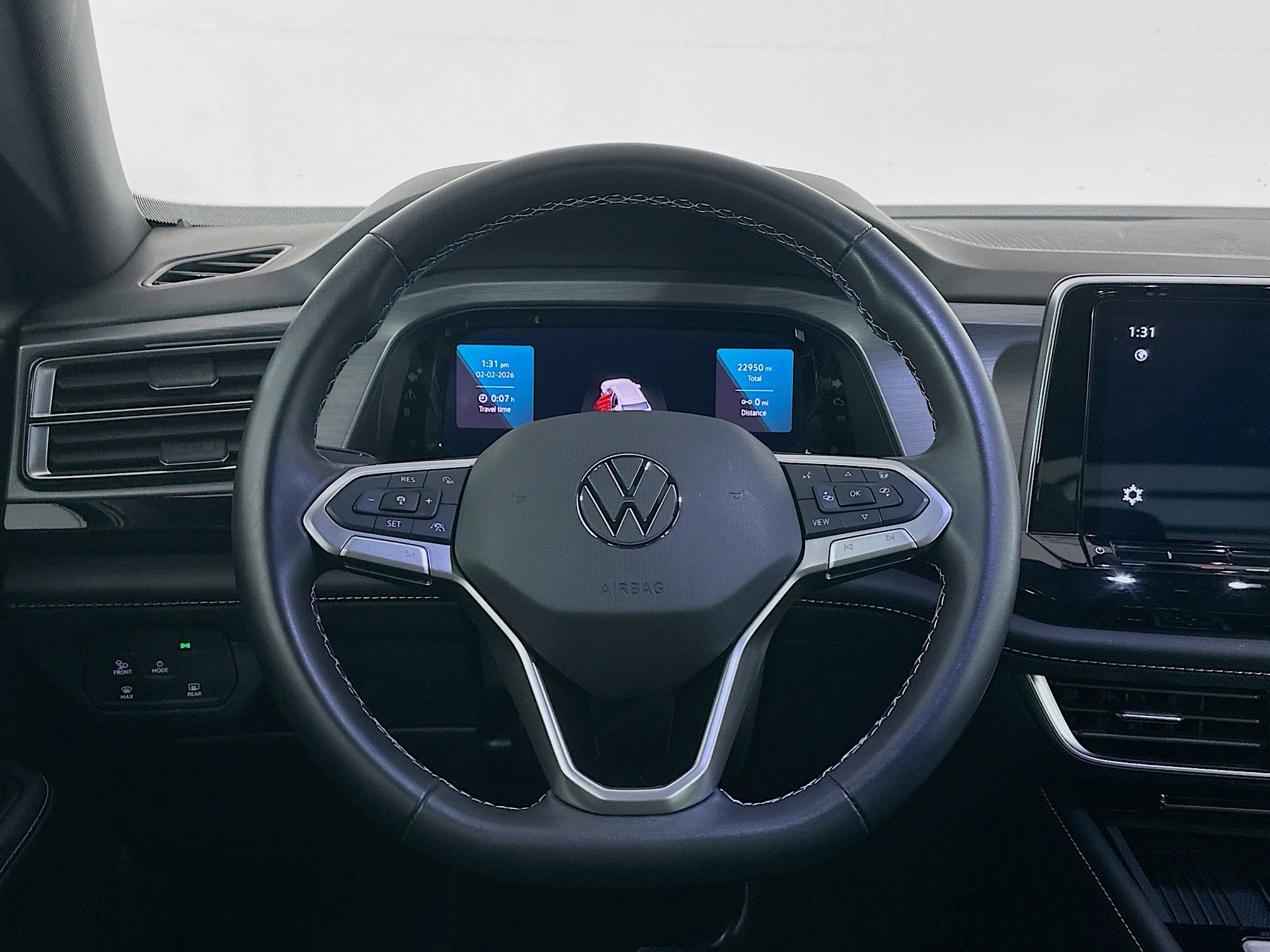 Used 2025 Volkswagen Atlas Cross Sport SE image 18