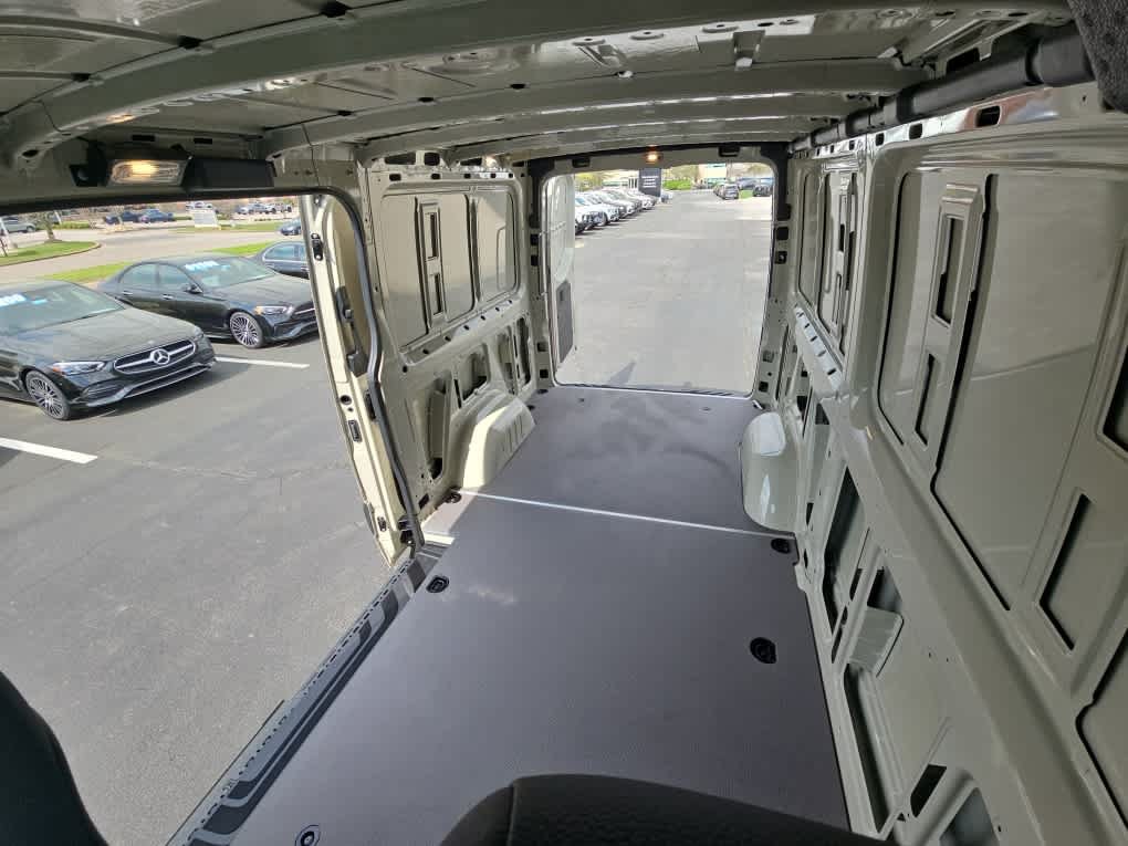 Used 2025 Mercedes-Benz Sprinter 2500 image 13