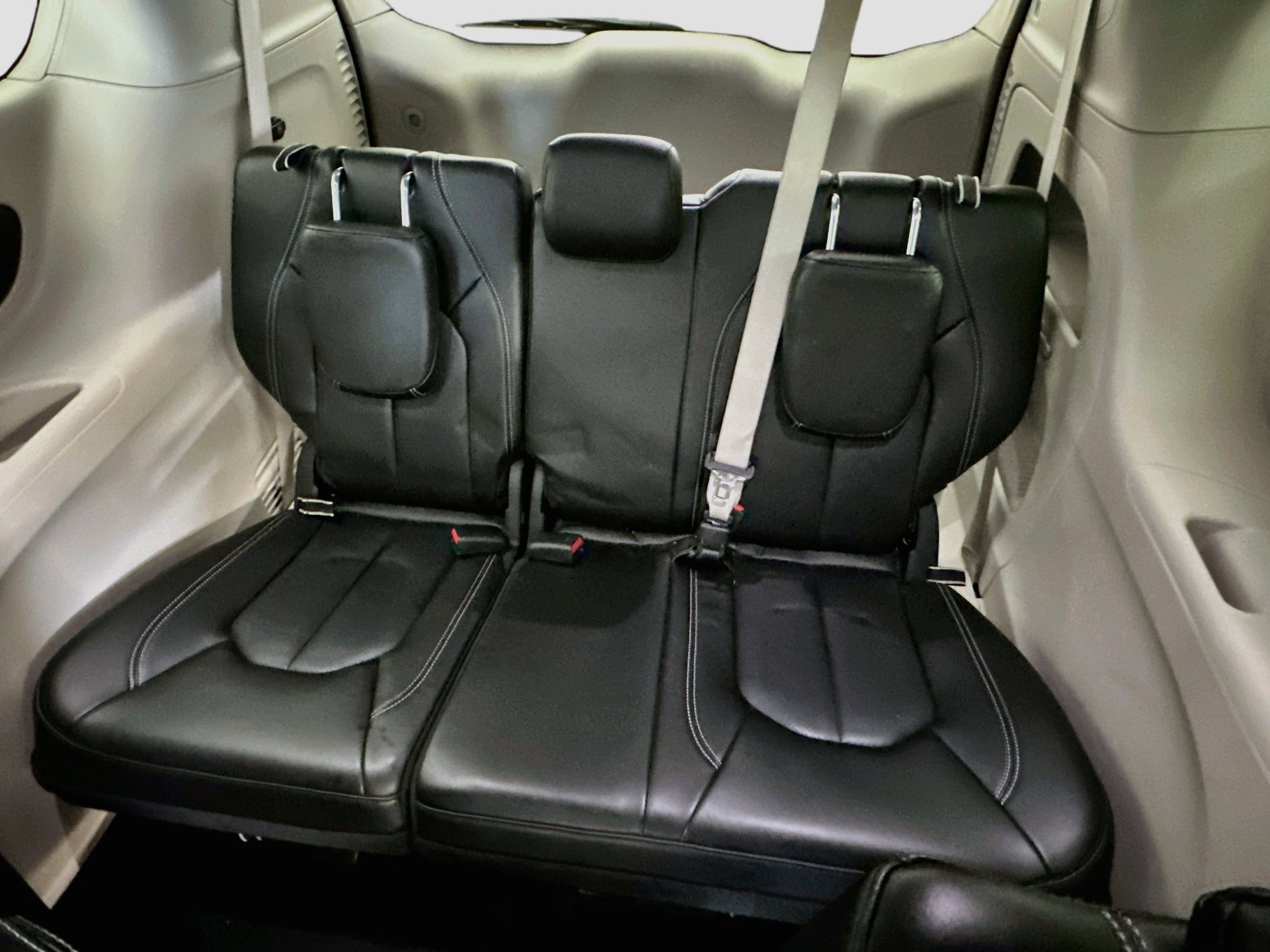 Used 2023 Chrysler Pacifica Touring-L FWD image 29