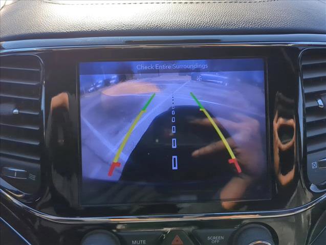 Used 2019 Jeep Grand Cherokee Overland image 12