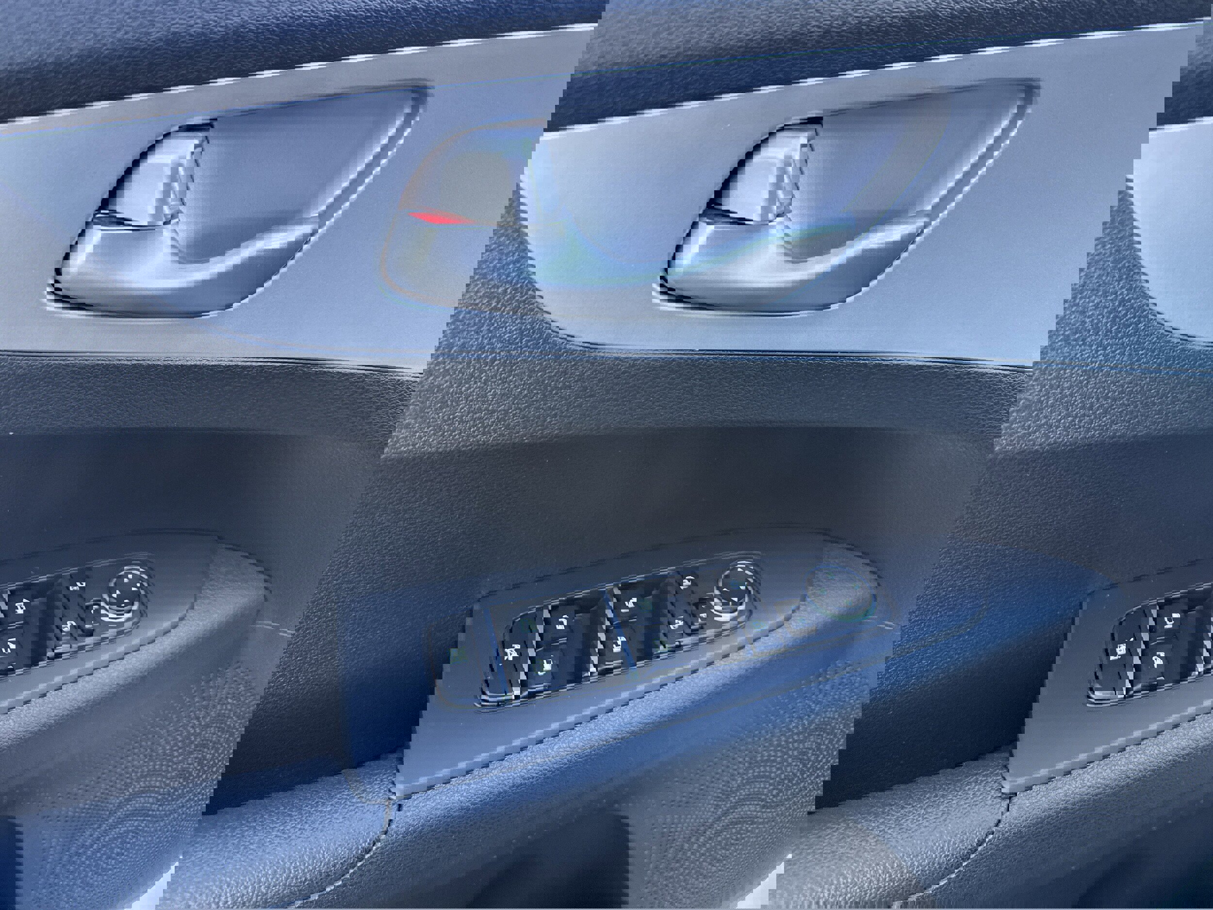 Used 2024 Kia Forte LXS image 7