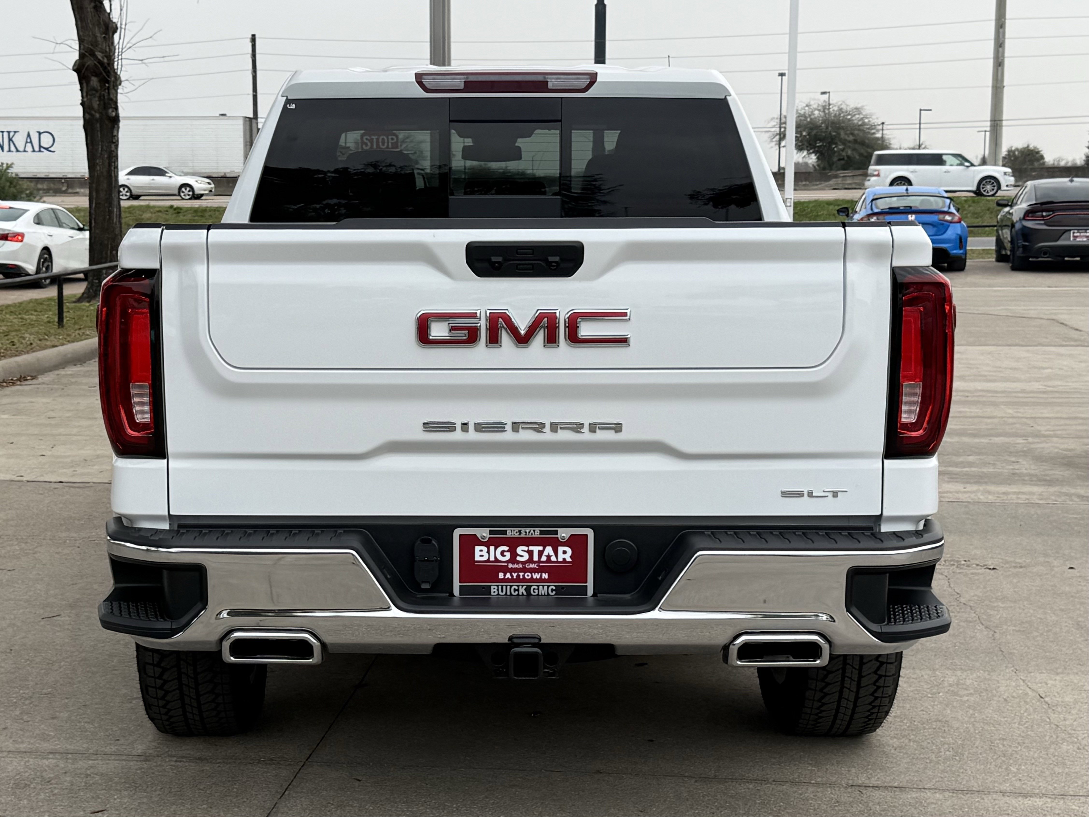 Used 2026 GMC Sierra 1500 SLT image 6