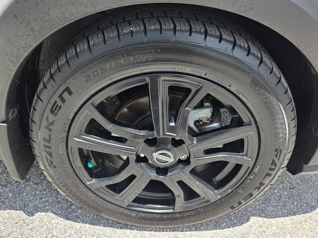 Used 2024 Nissan Kicks SV FWD image 9