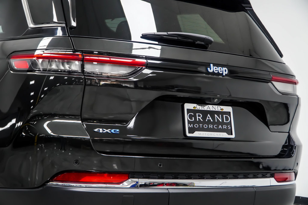 Used 2024 Jeep Grand Cherokee Limited 4xe w/ Luxury Tech Group II AWD/4WD image 18