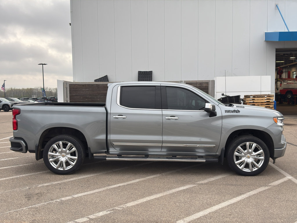 Used 2025 Chevrolet Silverado 1500 High Country w/ High Country Premium Package AWD/4WD image 7