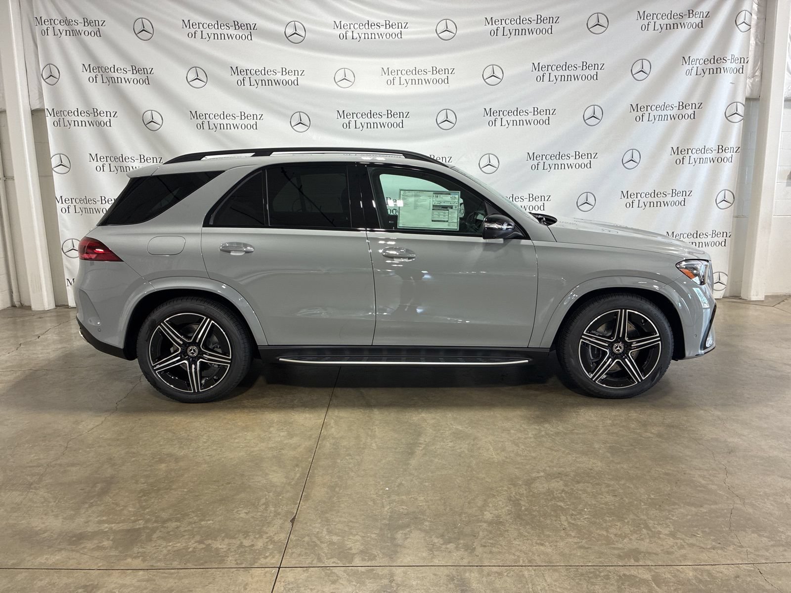 New 2026 Mercedes-Benz GLE 580 4MATIC image 3