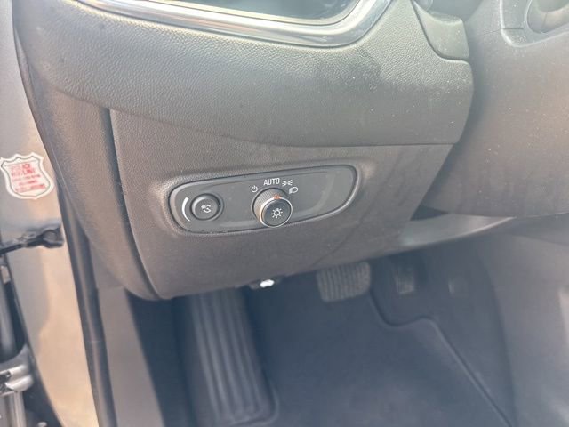 Used 2023 Chevrolet Equinox LT image 19