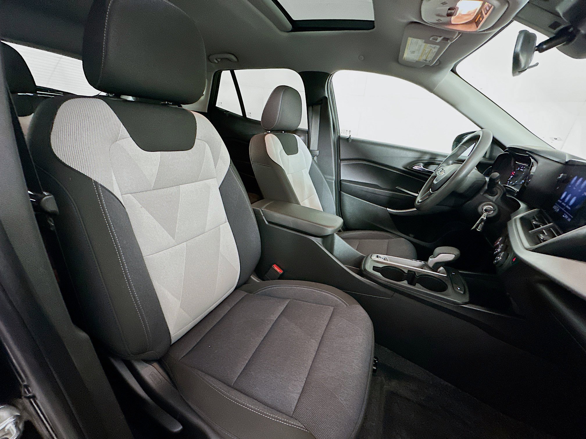 Used 2025 Chevrolet Trax LS w/ Driver Confidence Package image 29