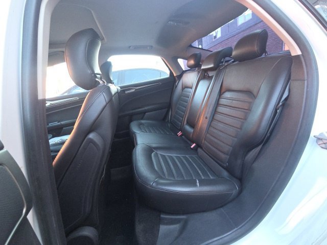 Used 2014 Ford Fusion SE w/ Equipment Group 202A FWD image 13