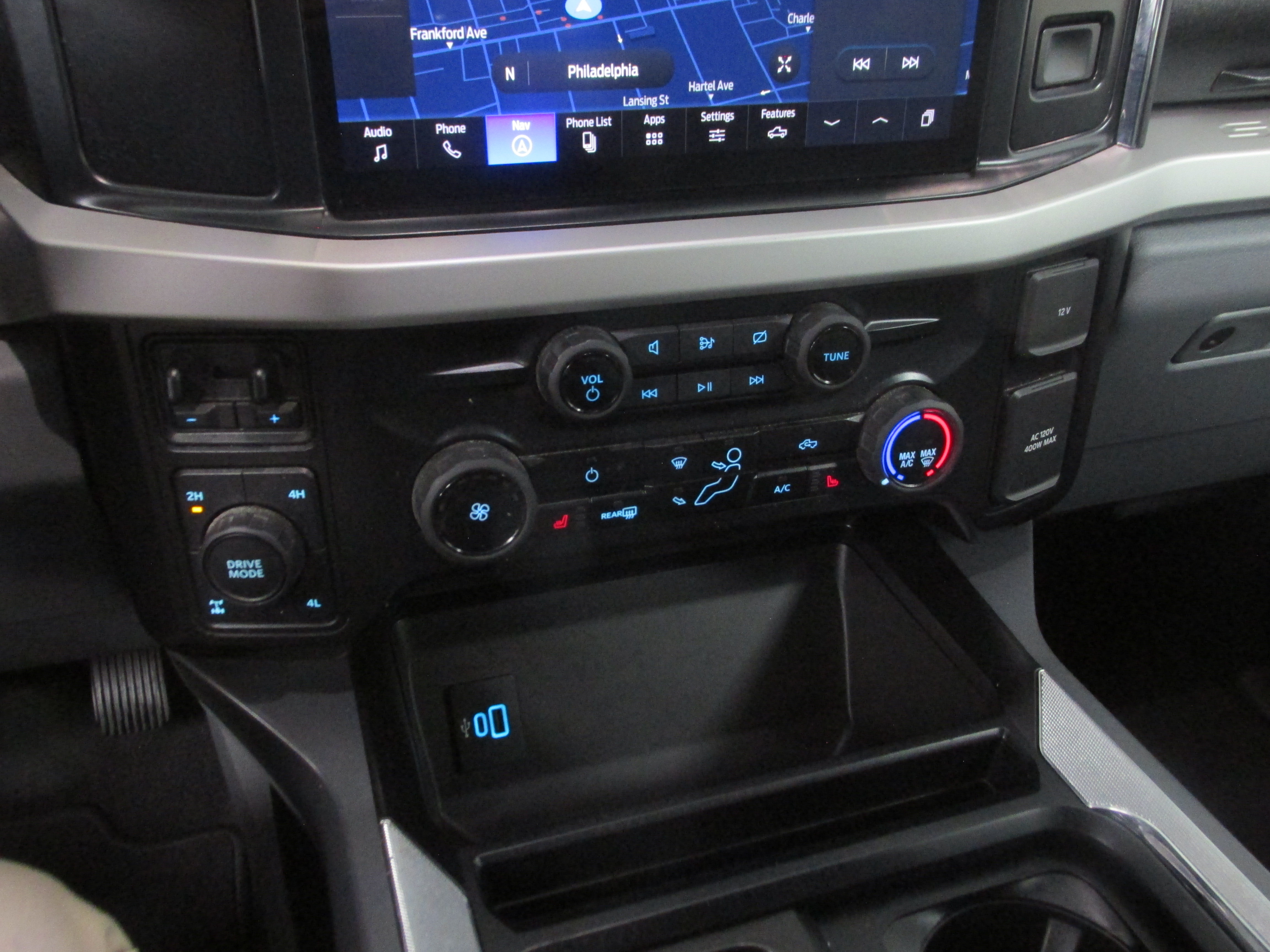 Used 2024 Ford F250 XLT w/ XLT Premium Package AWD/4WD image 38