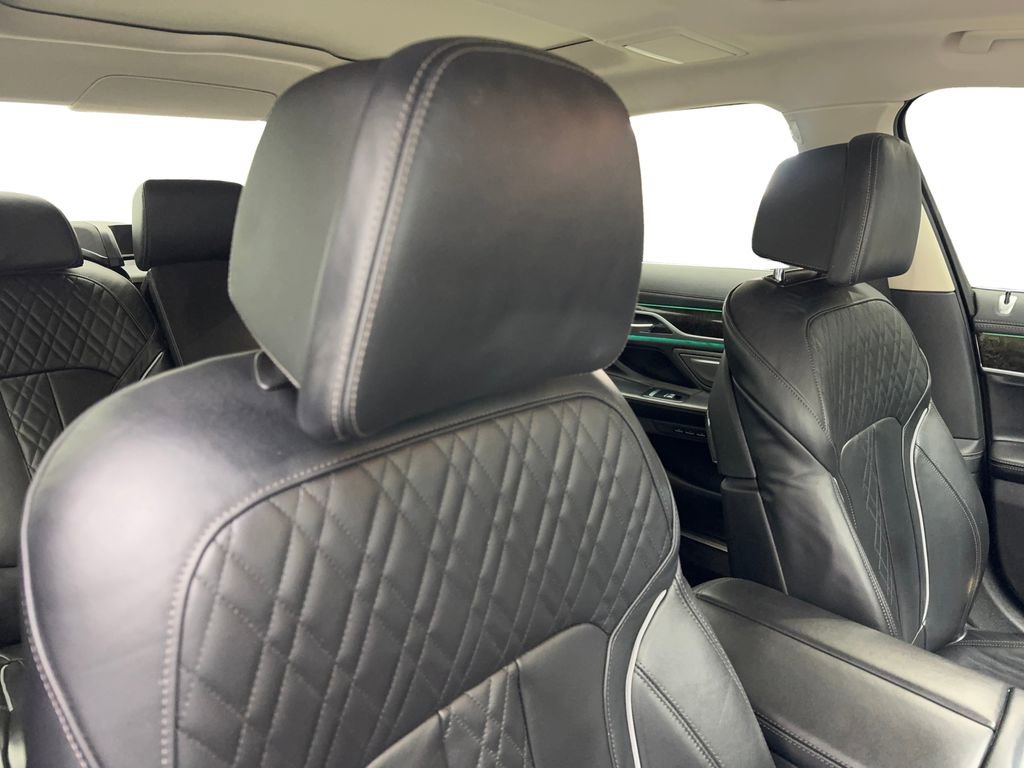 Used 2022 BMW 740i image 45